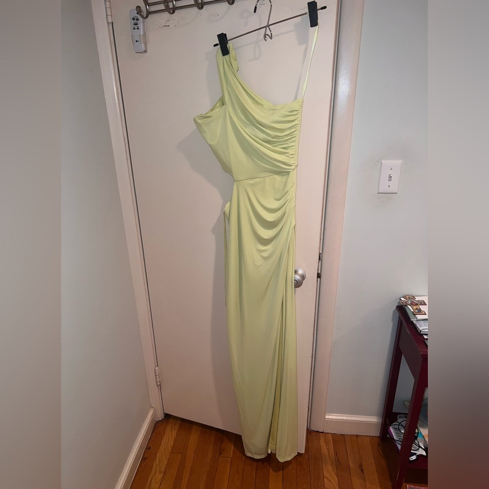BCBG BRAND NEW - size M cut out wedding guest dress